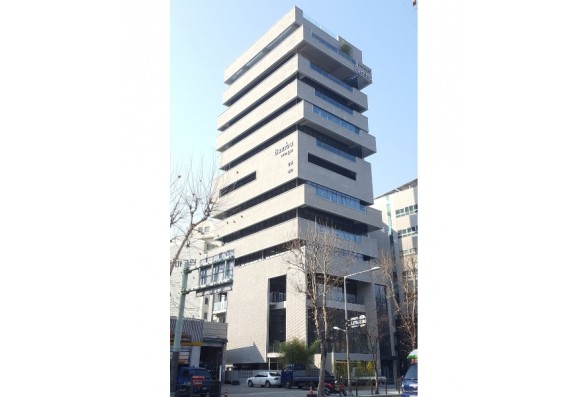 성수동 대로변 멋진 외관 빌딩 매각사례