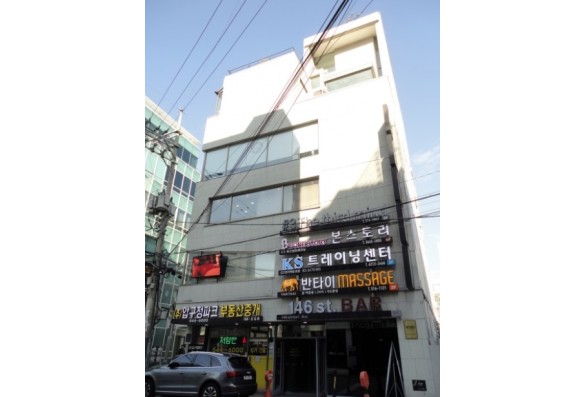 강남구 신사동 압구정로데오역세권 전층 근생 건물