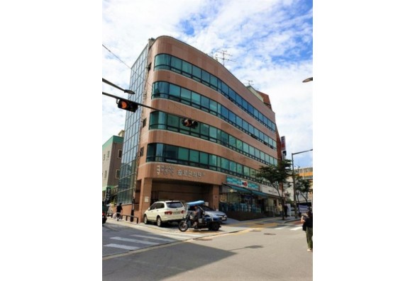 충무로역 환승역세권 코너 약국 병원건물 매각