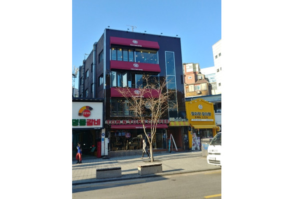 신촌 메인상권 수익률 4.3% 탐앤탐스 건물