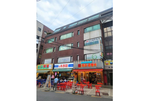 신논현역 먹자상권 메인빌딩