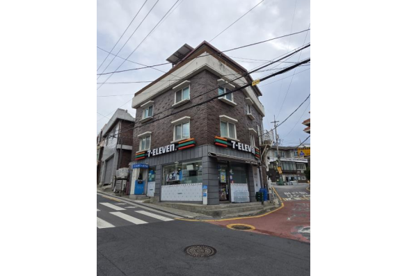 용산동 코너 꼬마빌딩