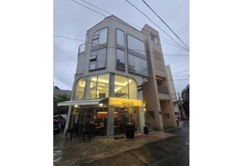 연남동 미로길 메인 코너 건물