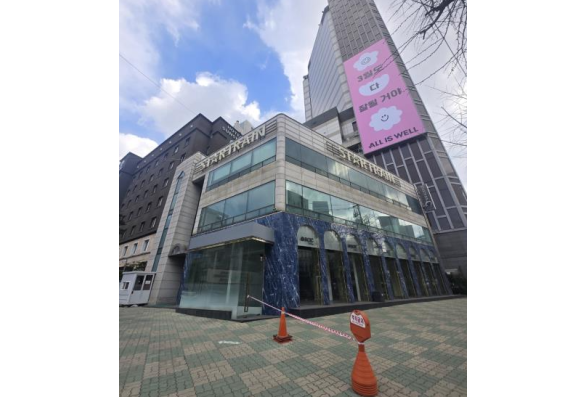 압구정역 대로변 신축부지