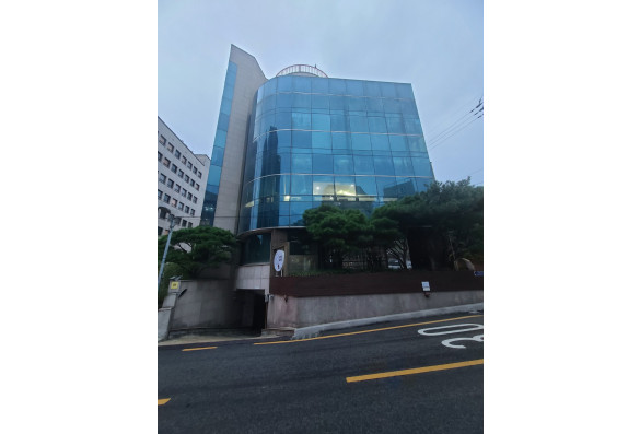 동역공역 코너 빌딩, 가시성 매우 뛰어남