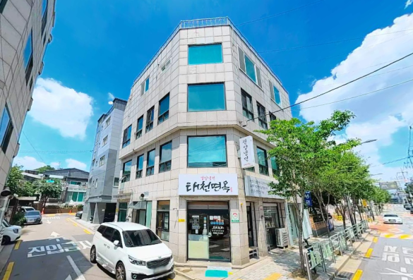 광장동 코너 꼬마빌딩