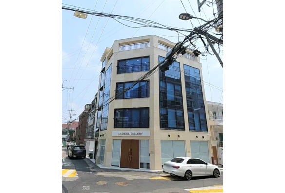 대수선 후 통임대완료된 코너빌딩
