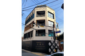 청담동의 메인상권. 희소성. 고급스러움. 소유만으로도 가치가 있는 건물.